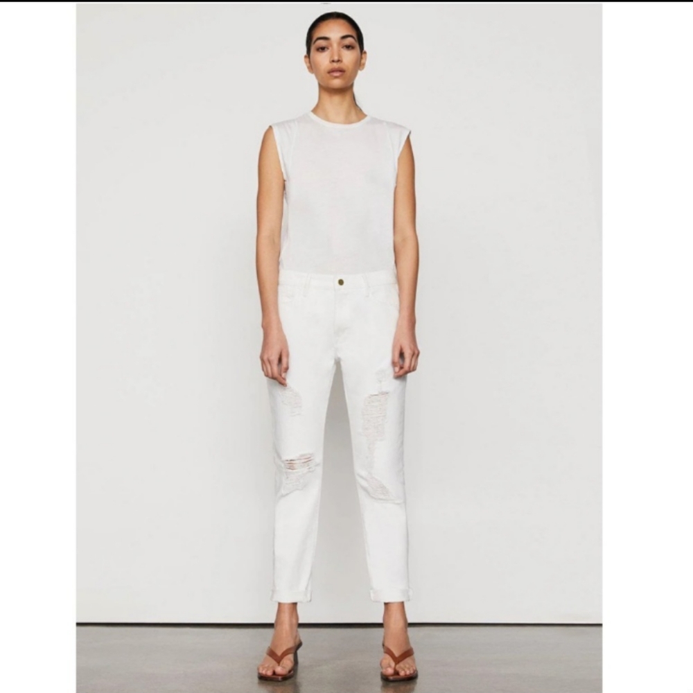 NWT FRAME Le Garcon White Distressed Straight Jeans Size 30.